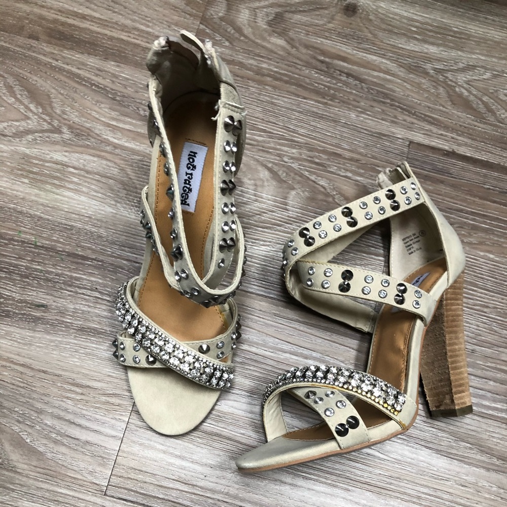 Cream Rhinestone Heels size 8 - Picture 5 of 5